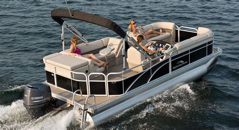 Bennington pontoon - 5.4 m - 6.4 m boats in a variety of styles including 2.4 meters narrow-beam widths with a long list of options. Lengths: 7 m - 7.6 m. Widths: 2.6 m. Max HP: Outboard up to 400 HP. Available Lengths: 6.6 m - 6.9 m. Available Widths: 2.6 m. Max HP: Outboard up to 250 HP. Explore the new Bennington pontoon lineup to find a pontoon or tritoon for ... 